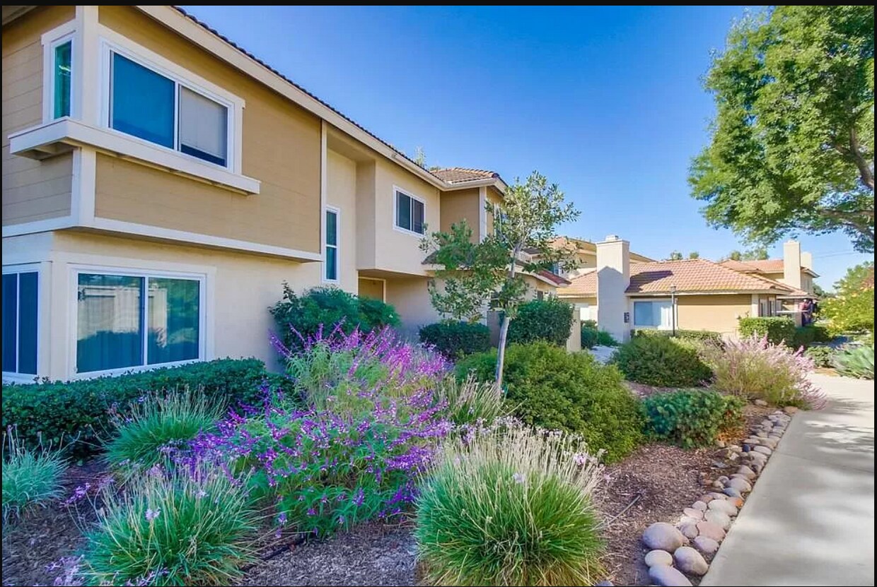 Foto principal - 10710 Holly Meadows Dr