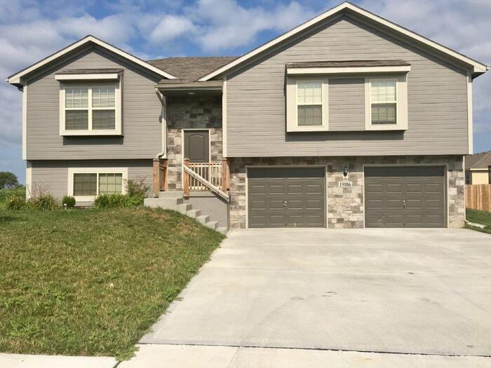 19106 Switchgrass Dr, Smithville, MO 64089 House Rental in Smithville