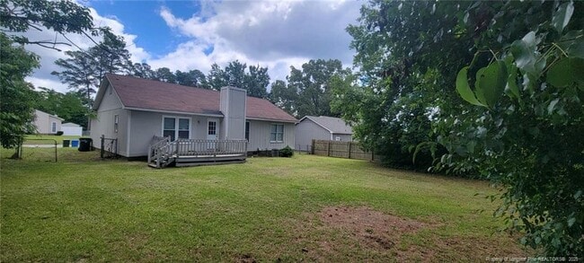 Foto del edificio - 912 Hollydale Ln