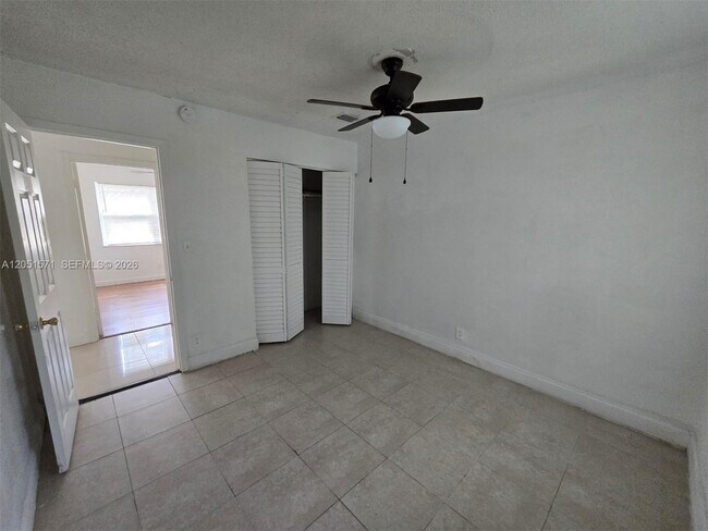 Building Photo - 4151 SW 19th St