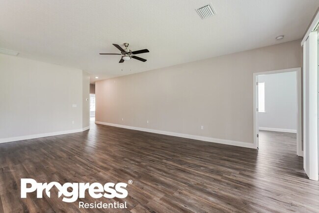 Building Photo - 158 Eleven Oaks Cir