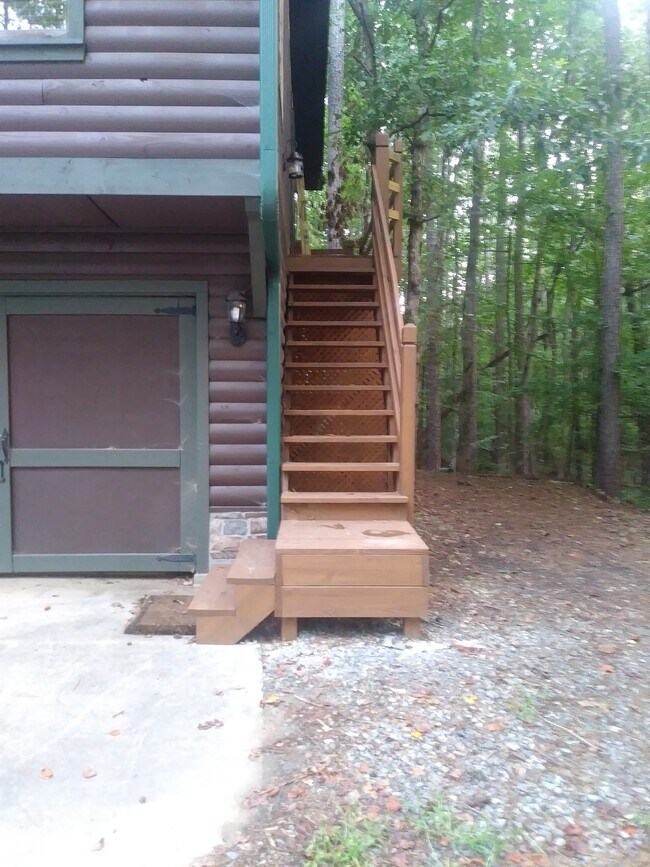 Foto del edificio - 428 Whitehead Rd