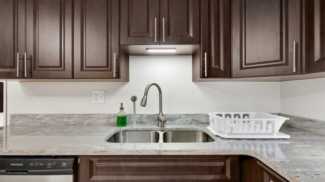 Foto del edificio - 3444 Rosefield Dr
