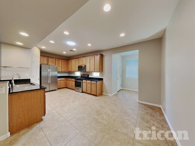 Foto del edificio - 2403 W Kristina Ave