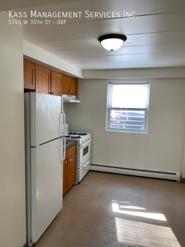 Foto del edificio - 5741 W 35th St