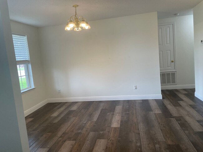 Building Photo - 1797 Cedrus Ln