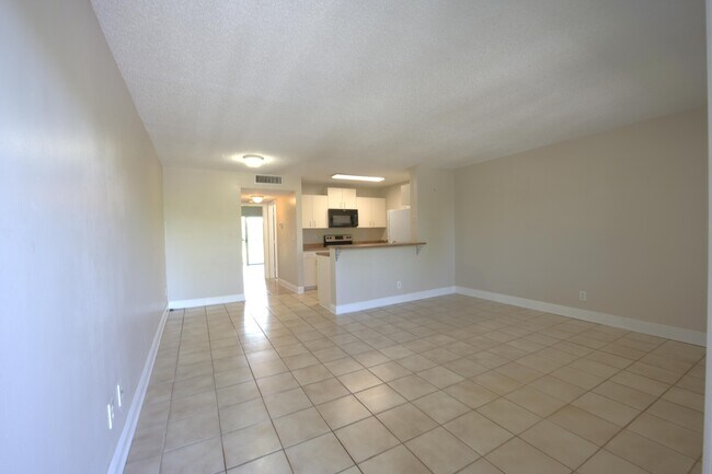 Foto del edificio - 1523 Meadows Cir