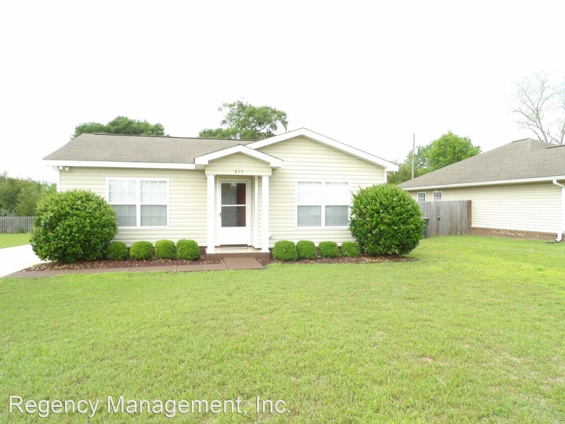 2 br, 1 bath House 415 E Watts House Rental in Enterprise, AL