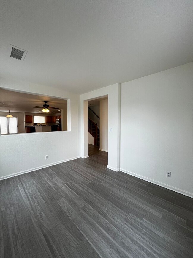 Foto del edificio - Grant Ranch 3 Bedroom 2.5 Bathroom Townhom...