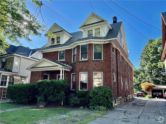 Building Photo - 1248 W 10th St
