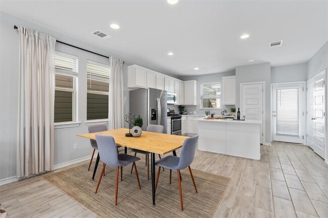 Building Photo - 1713 Yaupon Grove Ln