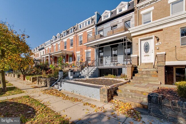 Building Photo - 16 Girard St NE