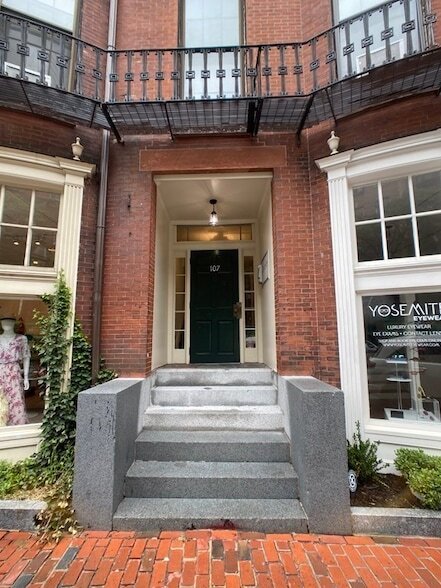 Primary Photo - 109 Charles St