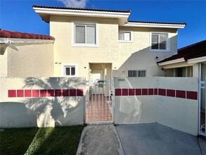 Building Photo - 3002 San Remo Cir