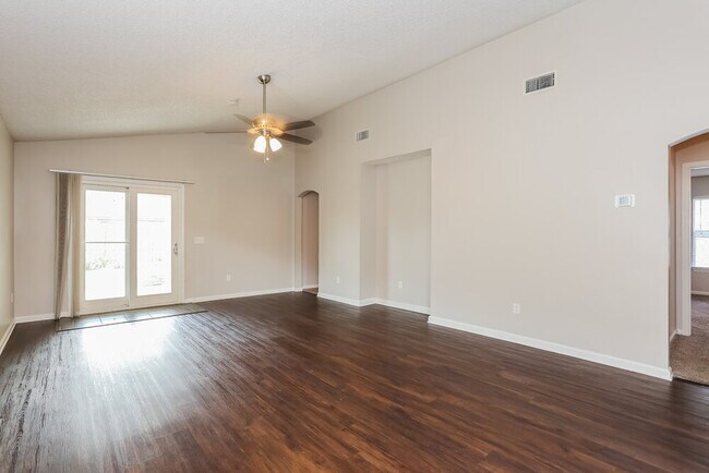 Building Photo - 651 Morning Mist Way