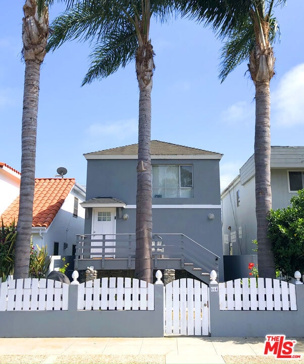 Primary Photo - 664 Marr St