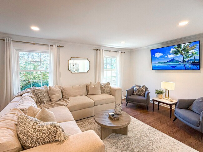 Foto del edificio - 7601 Bedfordshire Dr