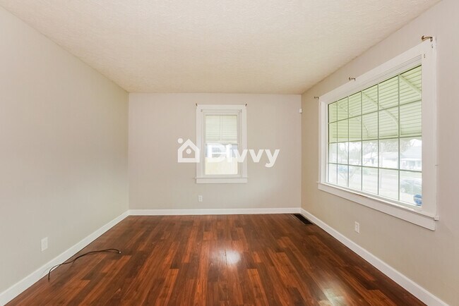 Foto del edificio - 758 East College Street