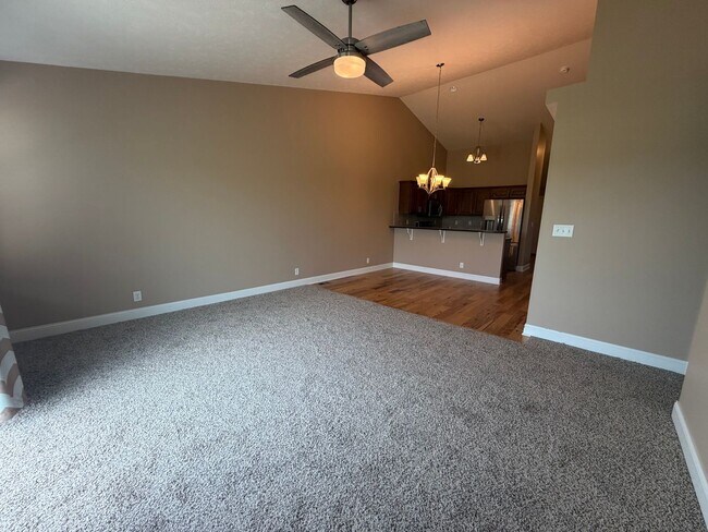 Foto del edificio - 3136 King Ridge Blvd