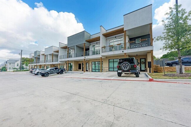 Building Photo - 4901 Springdale Rd