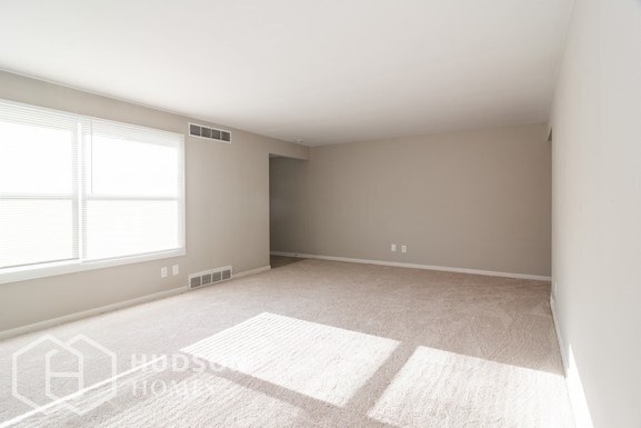 Building Photo - AVAILABLE NOW! - 1262 Missouri Ave, Lorain...