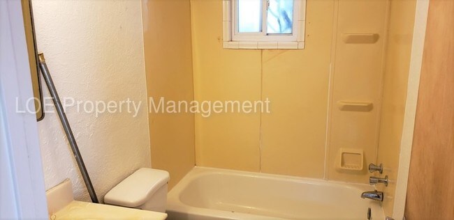 Building Photo - 2128 Coal Ave Se, Apt D