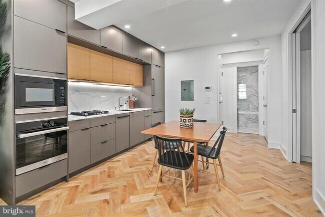 Foto del edificio - 1900 Biltmore St NW