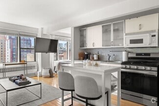 Building Photo - 245 E 24th St