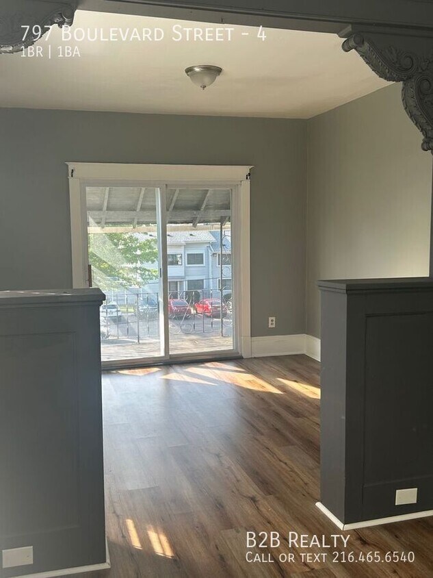Foto principal - 797 Boulevard St