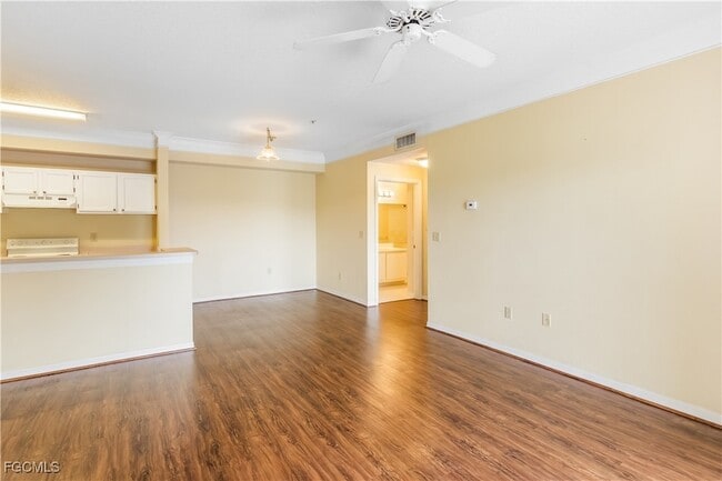 Building Photo - 11490 Villa Grand