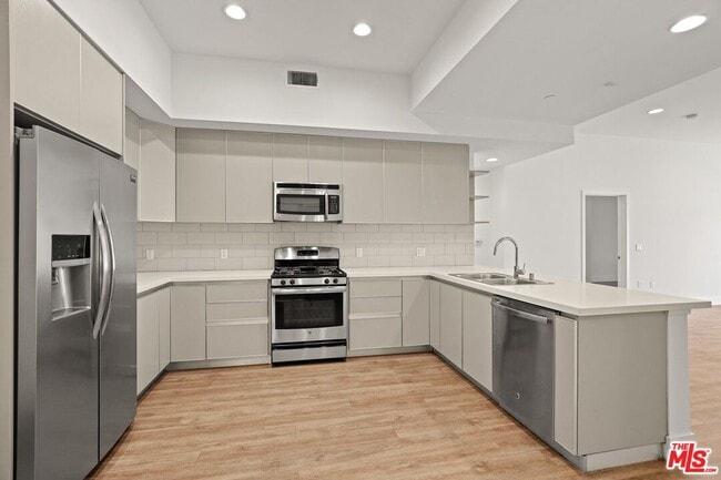 Building Photo - 5310 Sepulveda Blvd