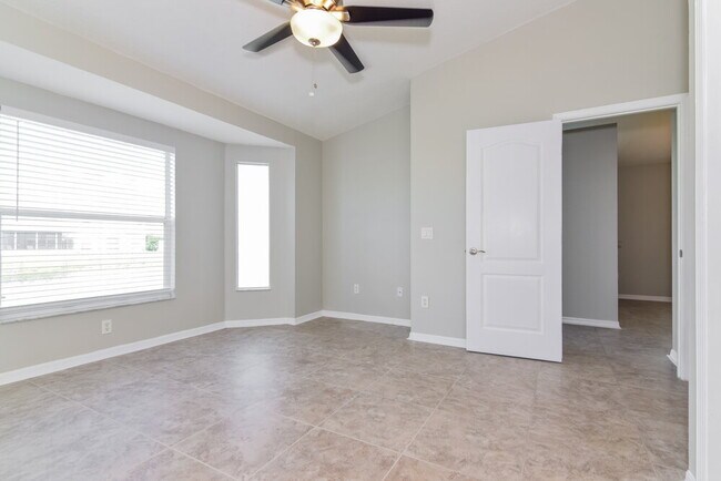 Building Photo - 8150 Canterbury Lake Blvd