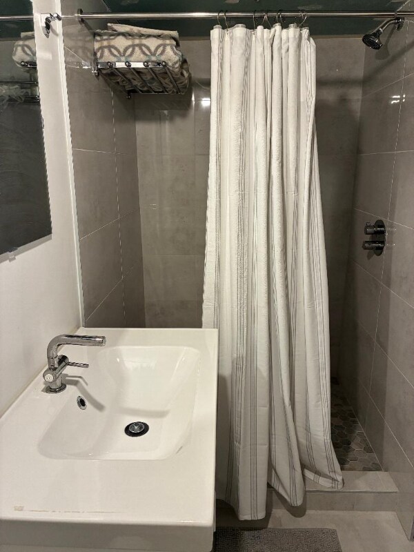 Photo - 34 S Bodin St House