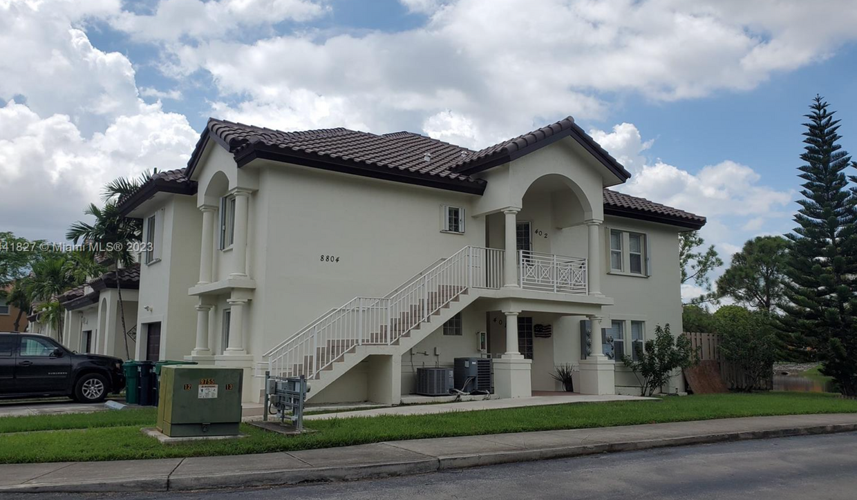 Primary Photo - 8804 NW 109th Pl