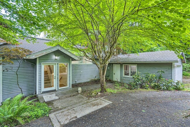 Building Photo - Available NOW! Waterfront >> Newly Remodel...
