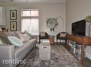 Foto del edificio - 224 E 13th St