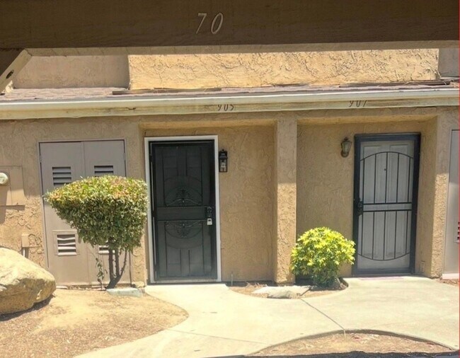Building Photo - 905 S Mountain Ave