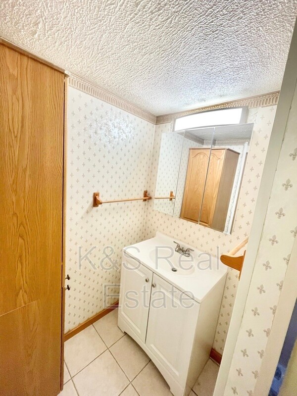 Building Photo - 758 Bunola River Rd