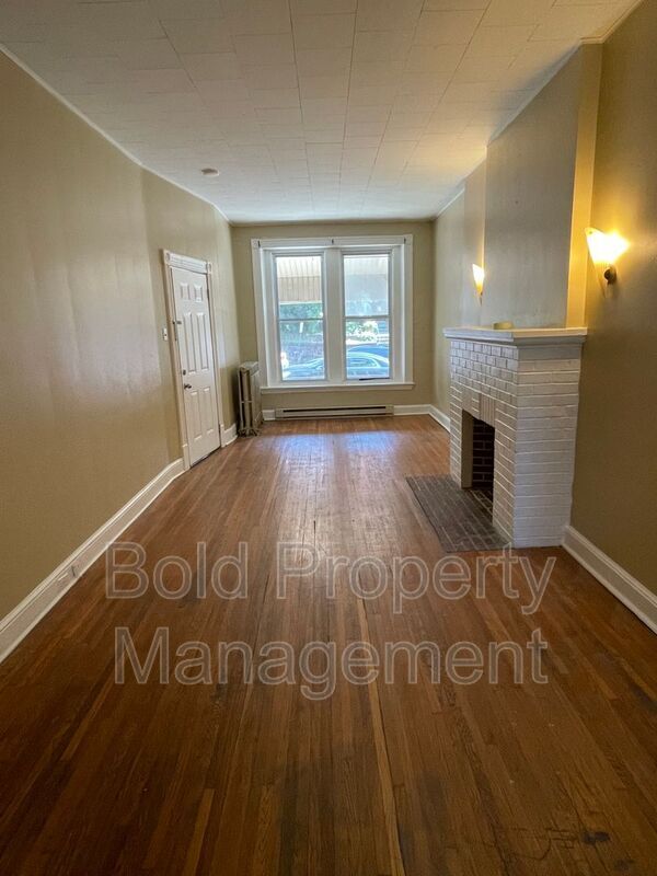 Building Photo - 1368 Perkiomen Ave