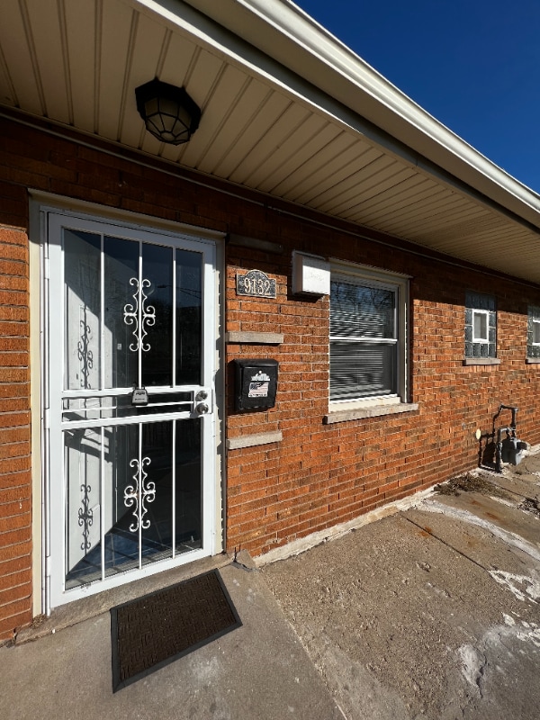 Building Photo - 9136 S Anthony Ave