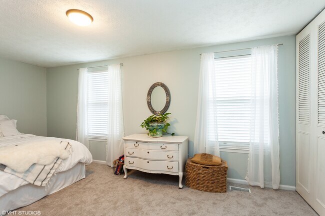Second bedroom - 9504 Quarry Bridge Ct Townhome