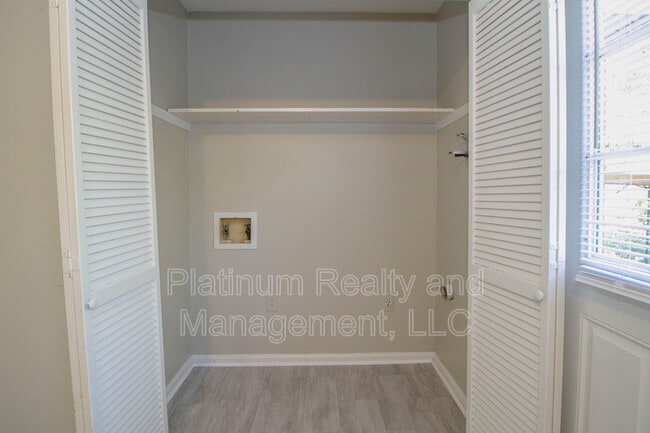 Foto del edificio - 820 Golf View Pl