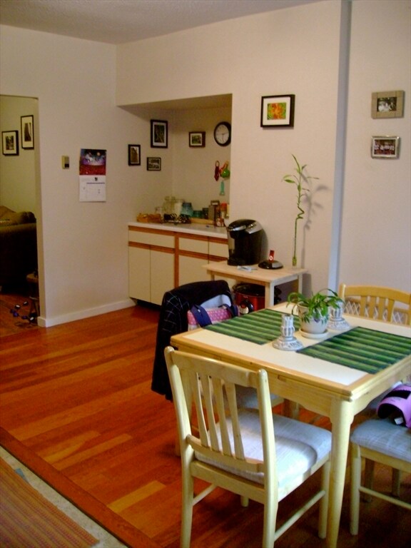 Foto del edificio - 14 Cogswell Ave