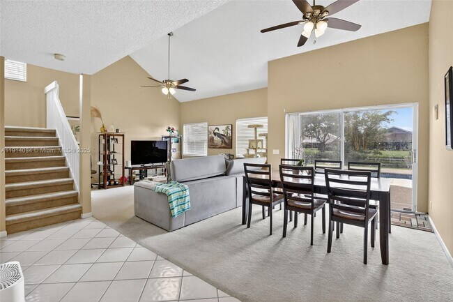 Foto del edificio - 9481 Oak Grove Cir