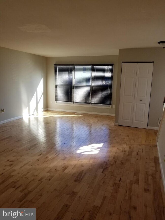 Building Photo - 19110 Kinglet Pl