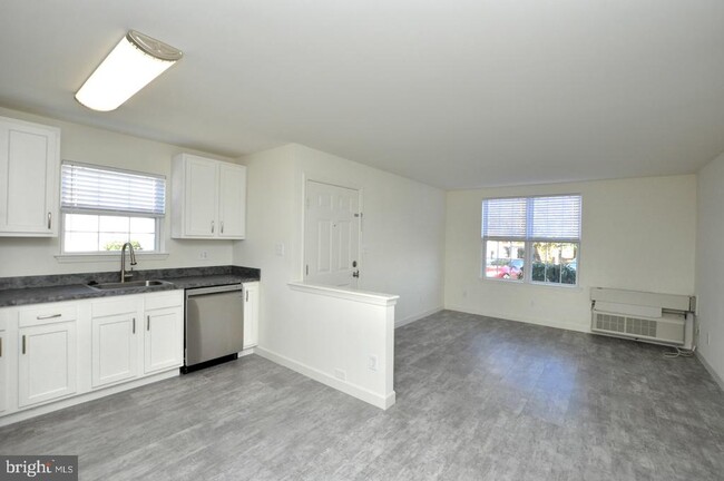 Building Photo - 113 Roosevelt Blvd