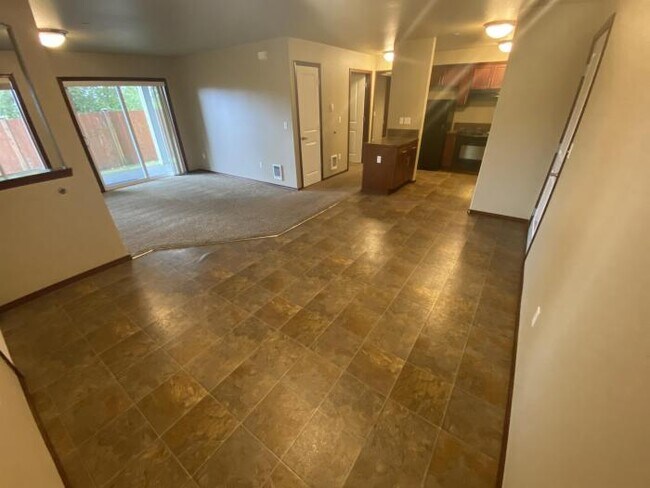 Building Photo - 3 bedroom in Marysville WA 98271