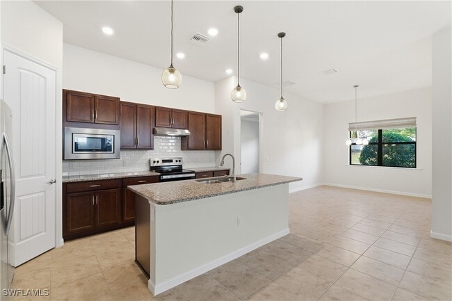 Building Photo - 20956 Corkscrew Shores Blvd