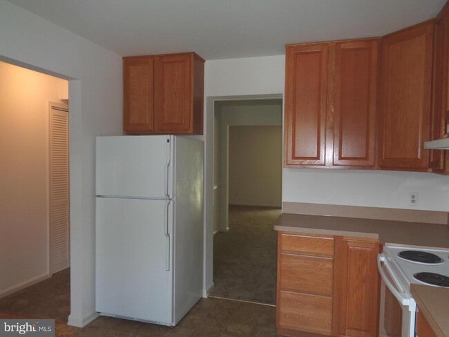 Building Photo - 721 Olde Greenwich Cir