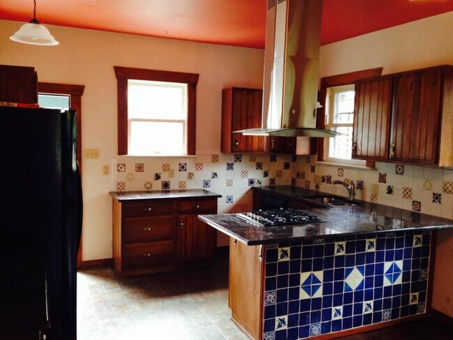 Foto del edificio - 1311 E 2nd St